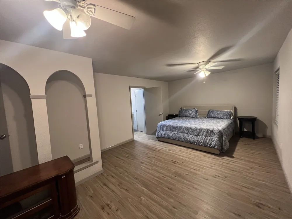 2035 Clubview Drive Carrollton, TX 75006