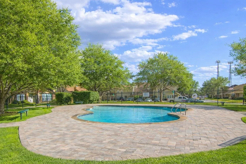 2035 Clubview Drive Carrollton, TX 75006