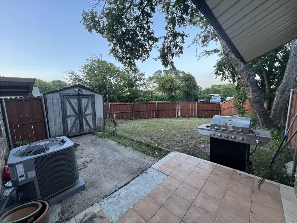 2035 Clubview Drive Carrollton, TX 75006