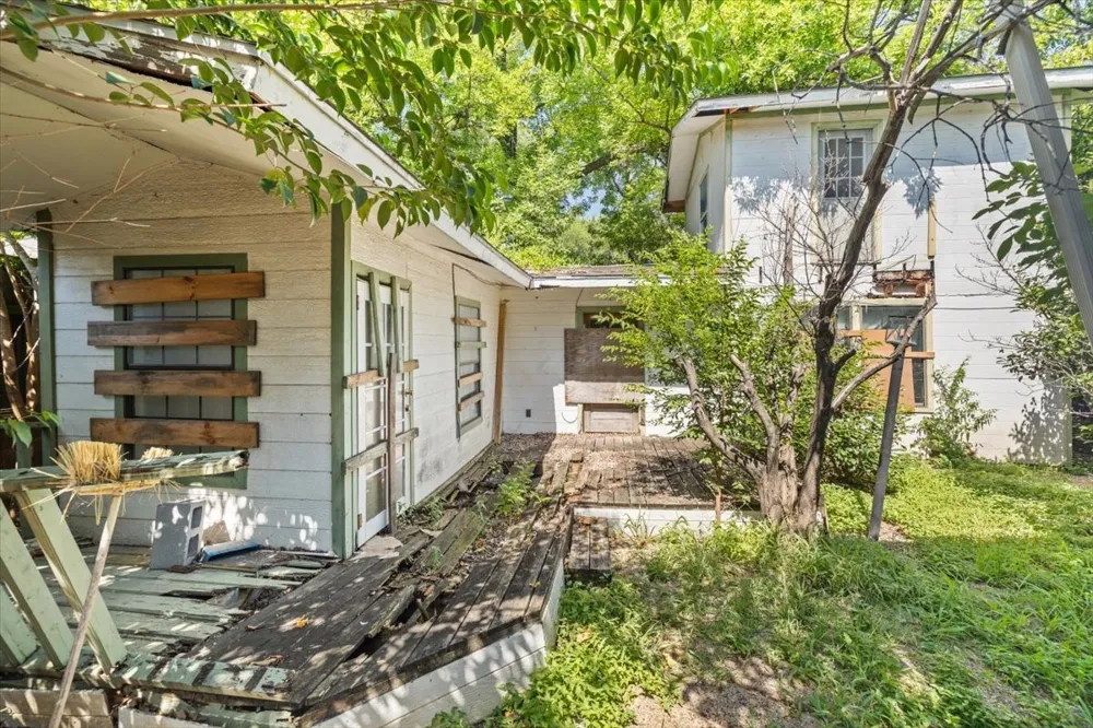 3907 Odessa Street Dallas, TX 75212