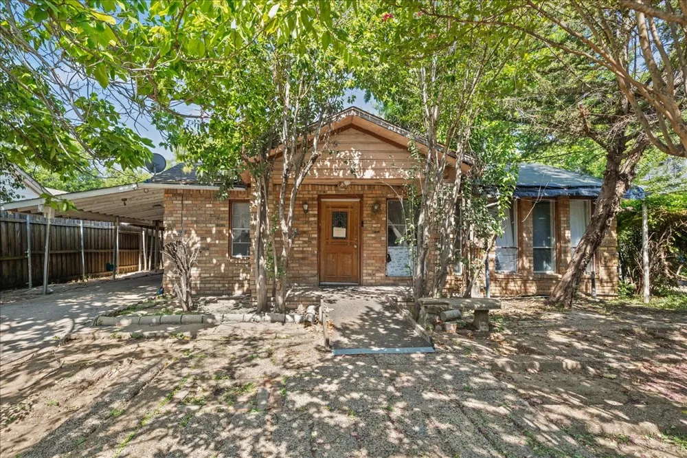 3907 Odessa Street Dallas, TX 75212
