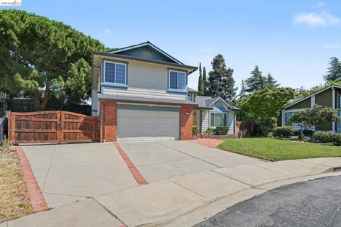 3813 Dove Ct