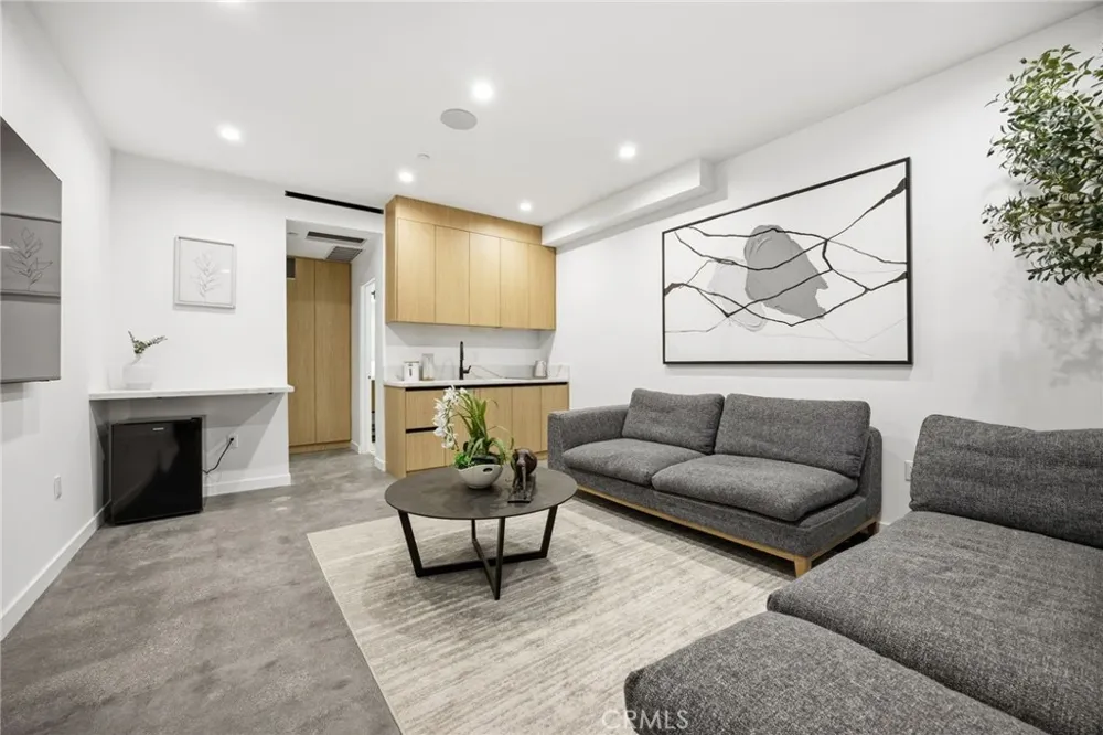 12604 Mitchell Ave. West Los Angeles, CA 90066