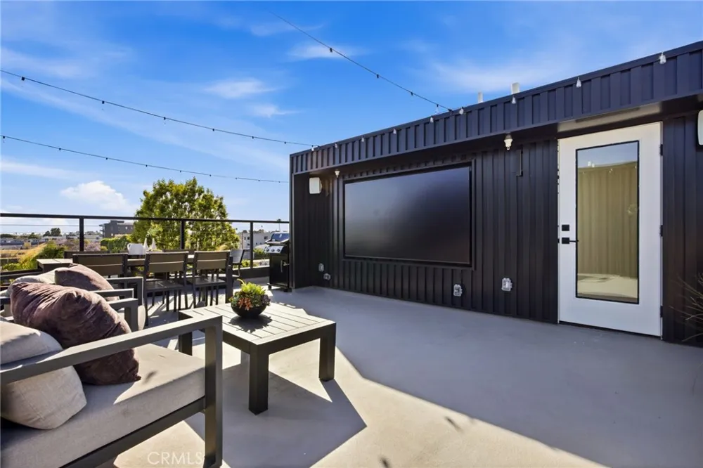12604 Mitchell Ave. West Los Angeles, CA 90066