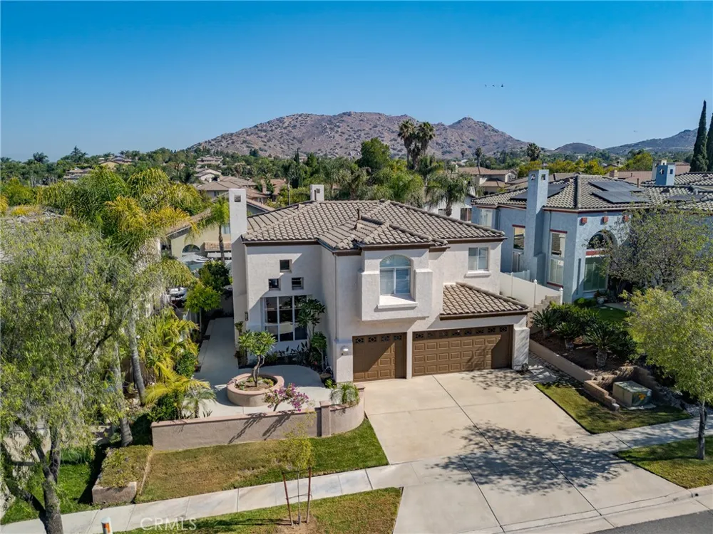 2163 Thyme Corona, CA 92879