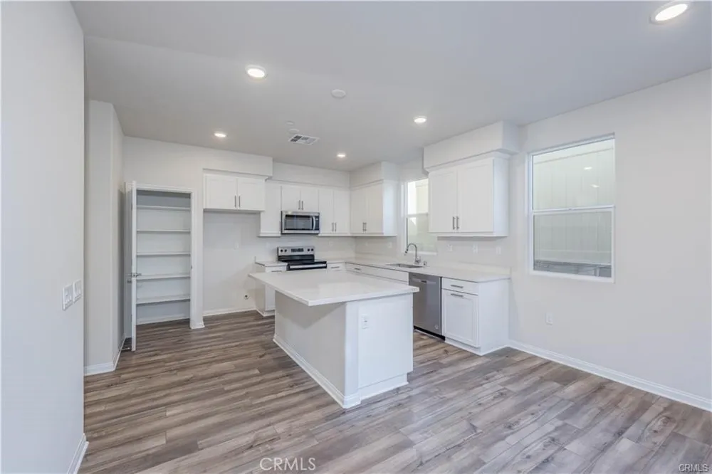 466 Meyer Place Upland, CA 91786