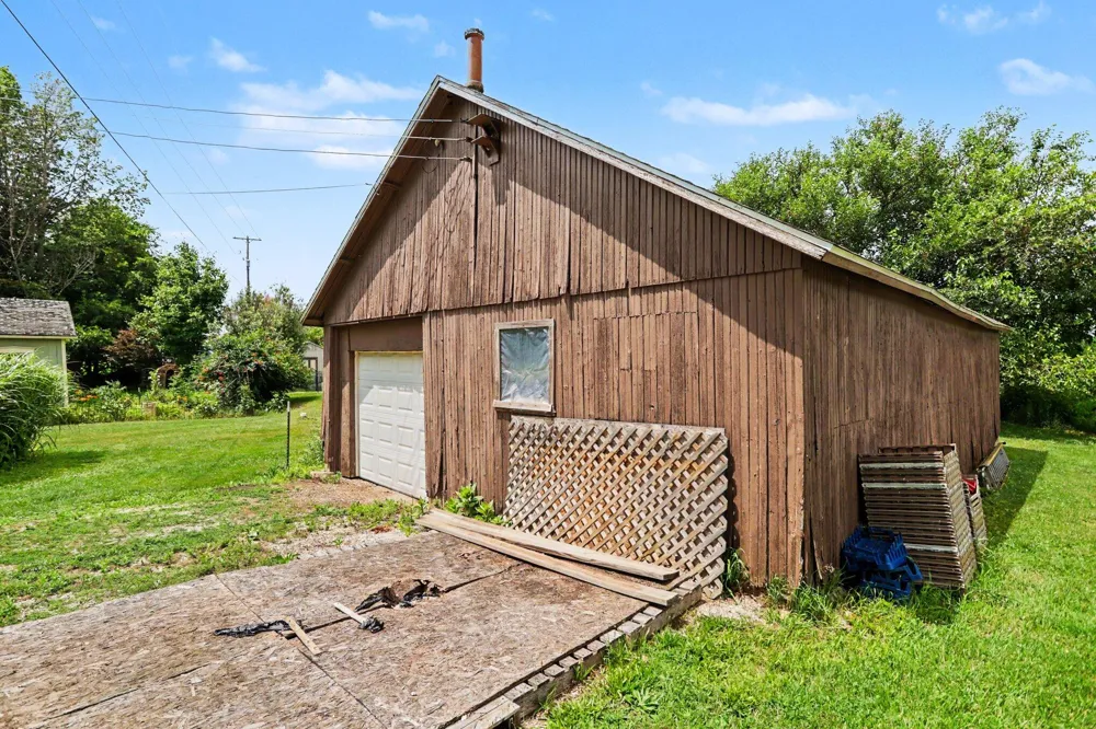 17785 Drive Marshall, MI 49068