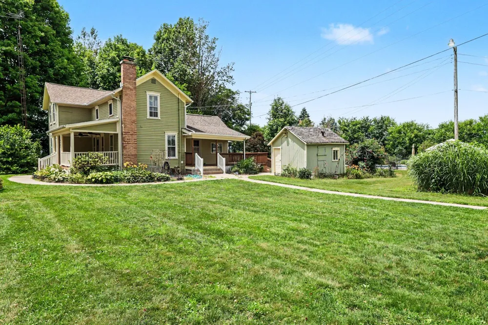 17785 Drive Marshall, MI 49068