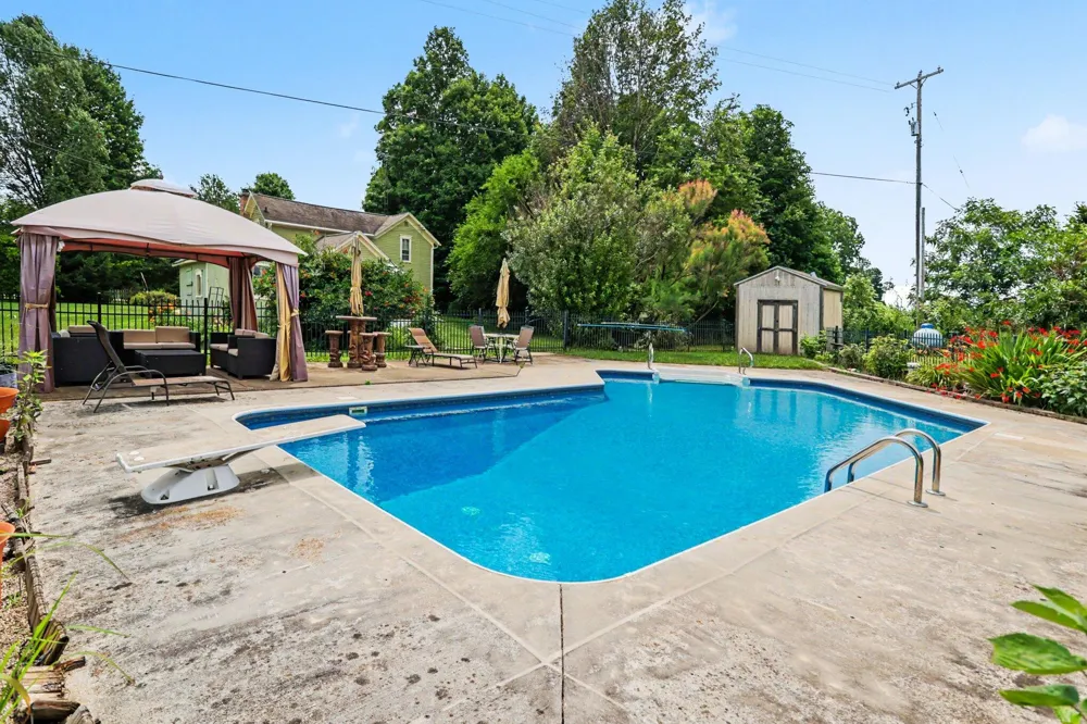 17785 Drive Marshall, MI 49068