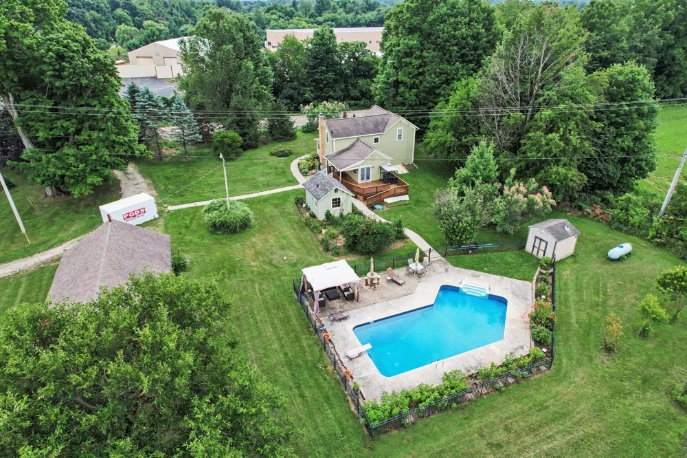 17785 Drive Marshall, MI 49068