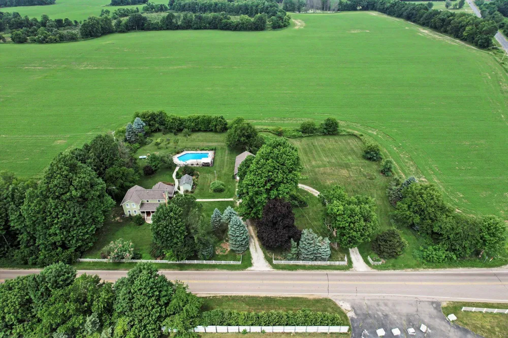 17785 Drive Marshall, MI 49068