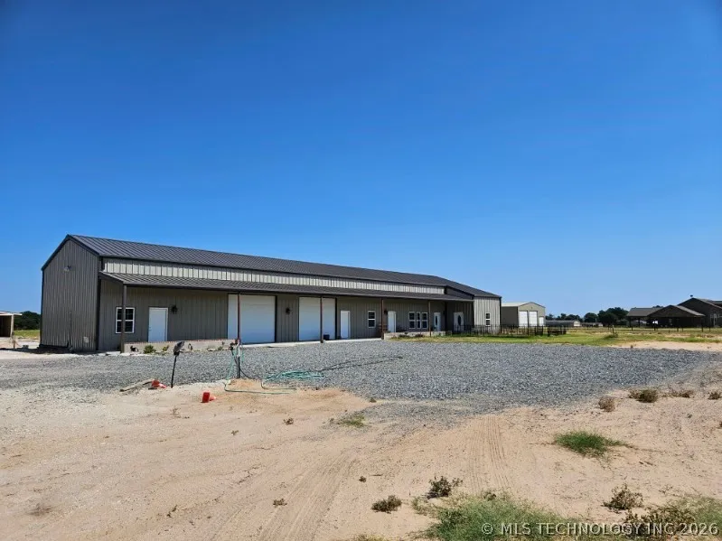 3226 Lark Road Kingston, OK 73439