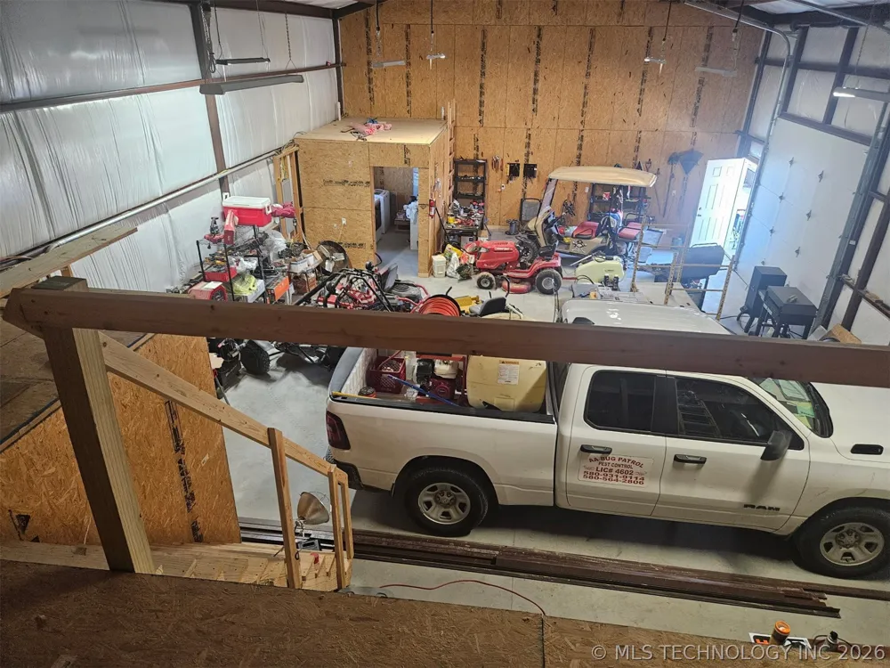 3226 Lark Road Kingston, OK 73439