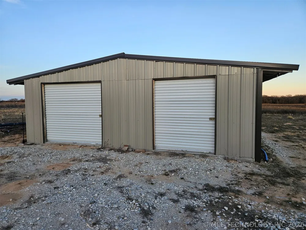 3226 Lark Road Kingston, OK 73439