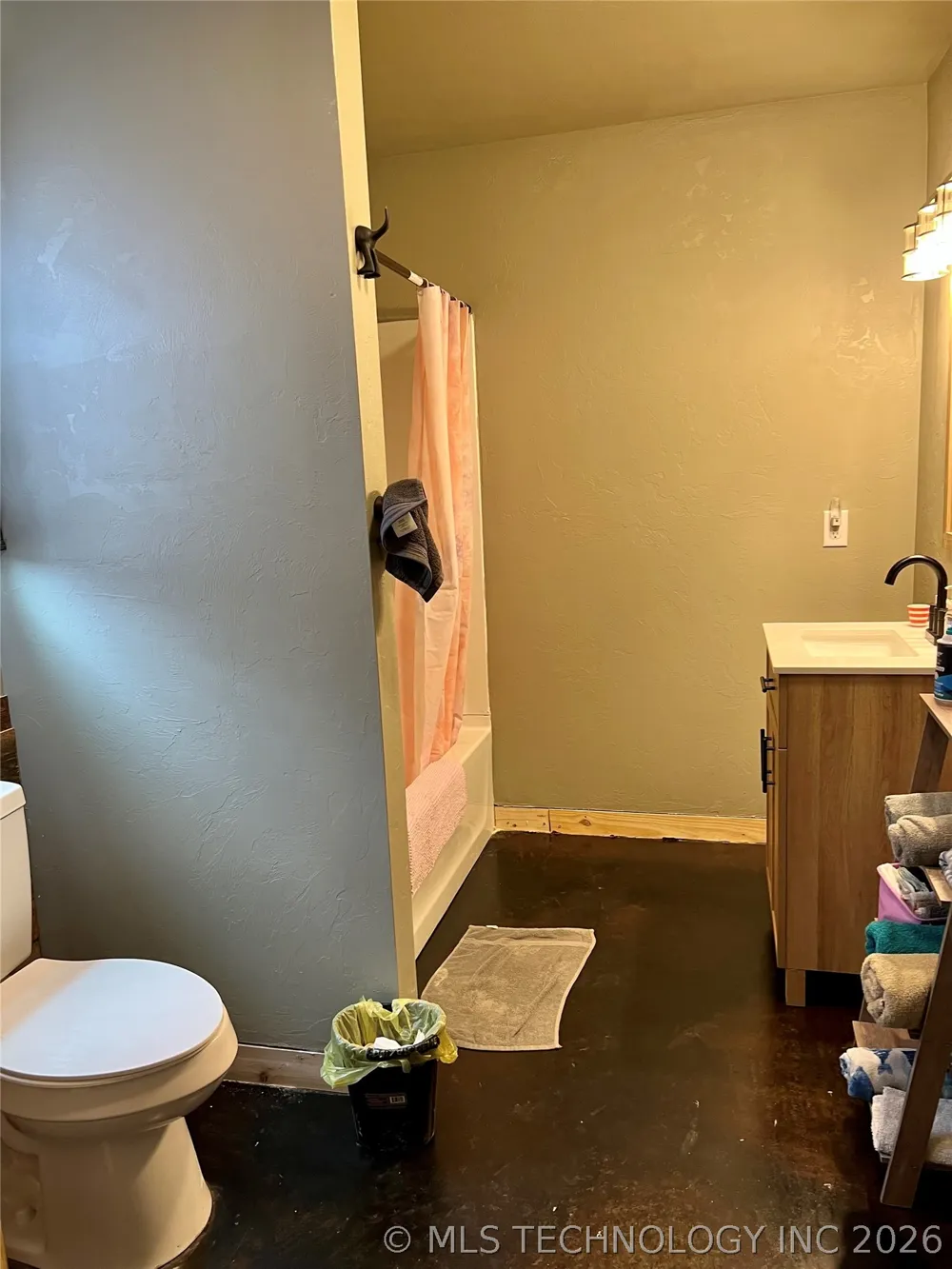 3226 Lark Road Kingston, OK 73439