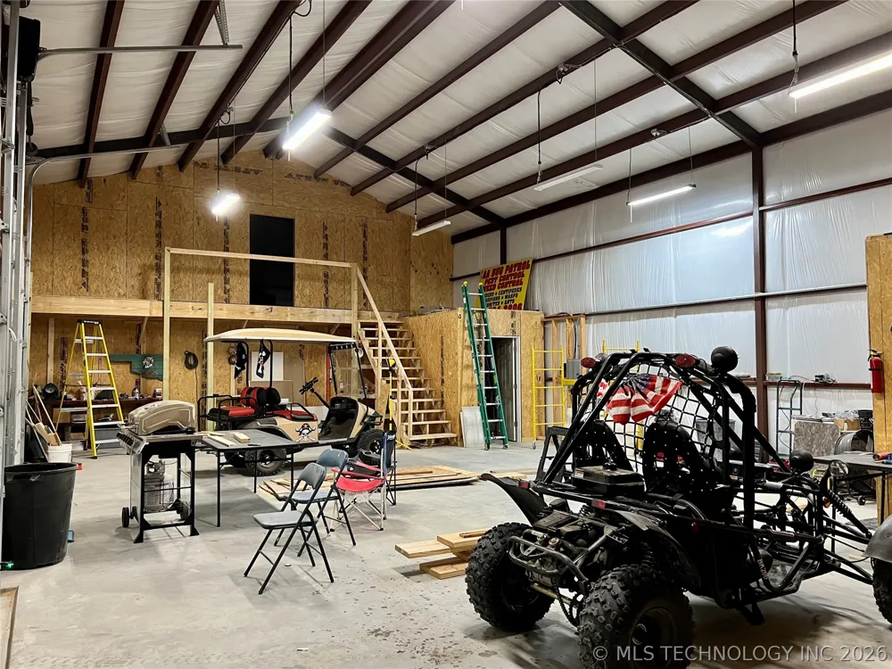 3226 Lark Road Kingston, OK 73439