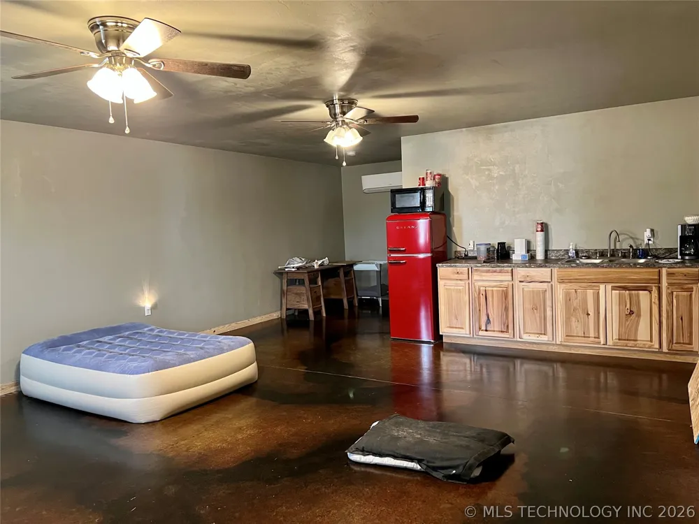 3226 Lark Road Kingston, OK 73439