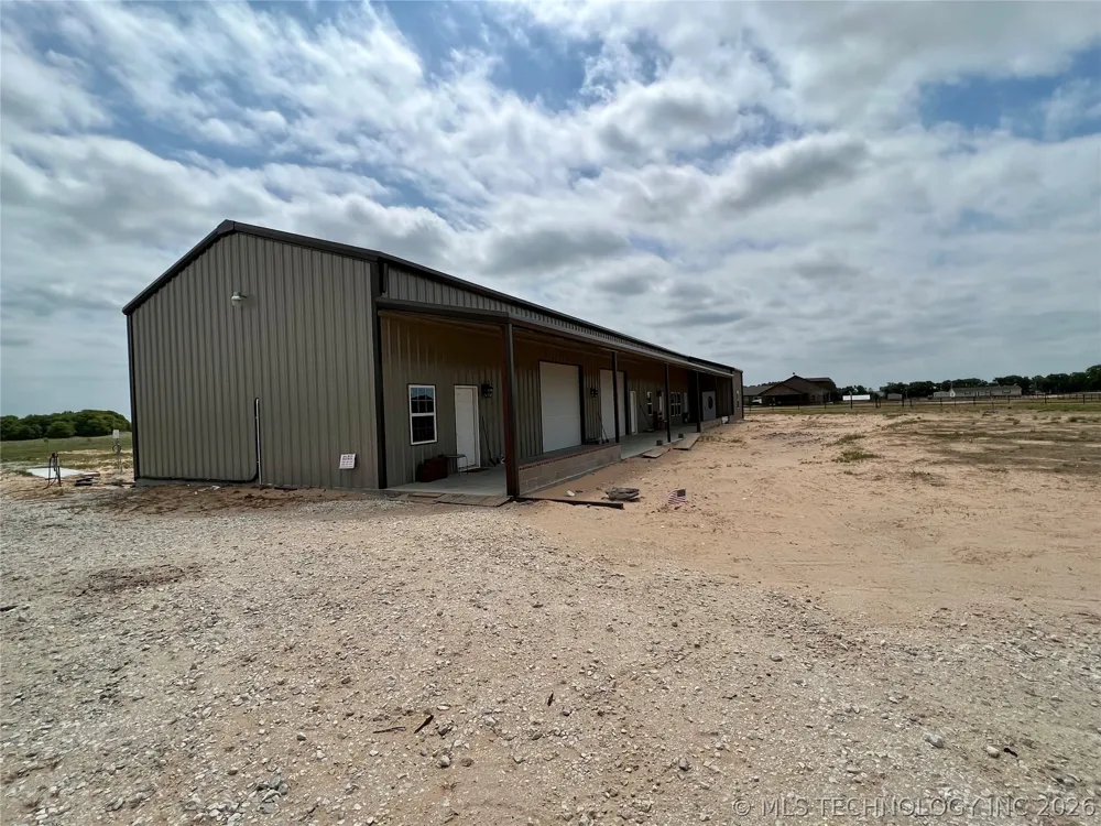 3226 Lark Road Kingston, OK 73439
