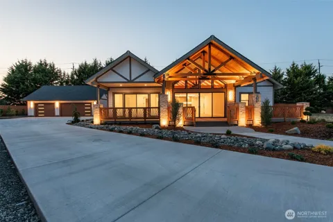 1051 Lindsay Lane