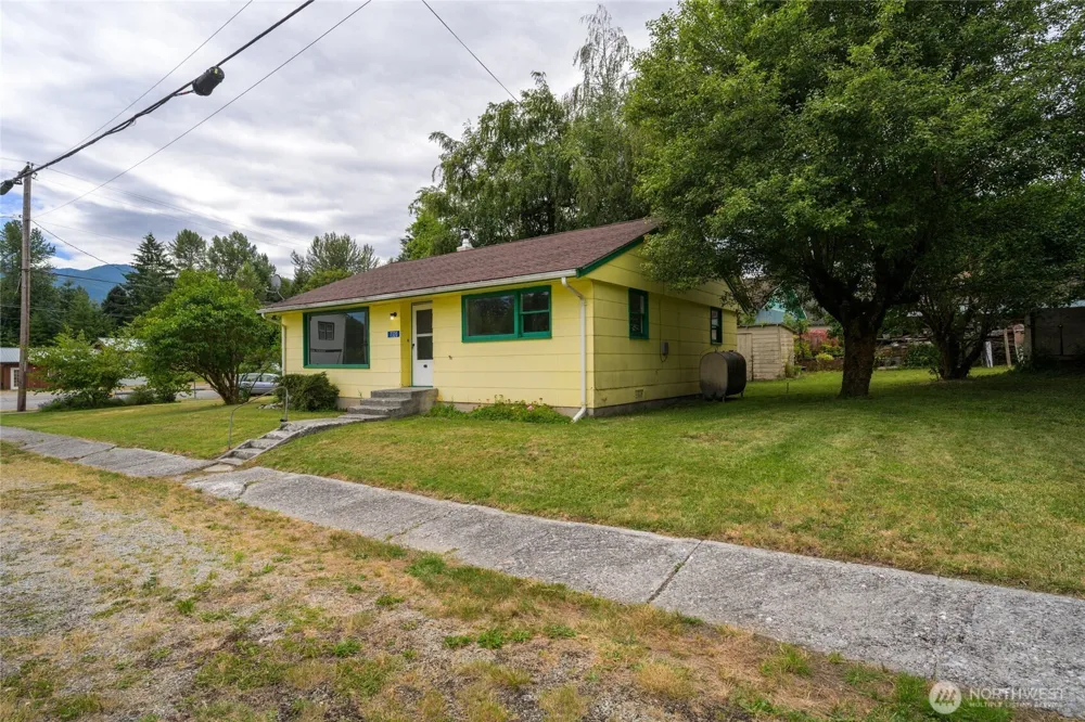 7320 E AVENUE Concrete, WA 98237