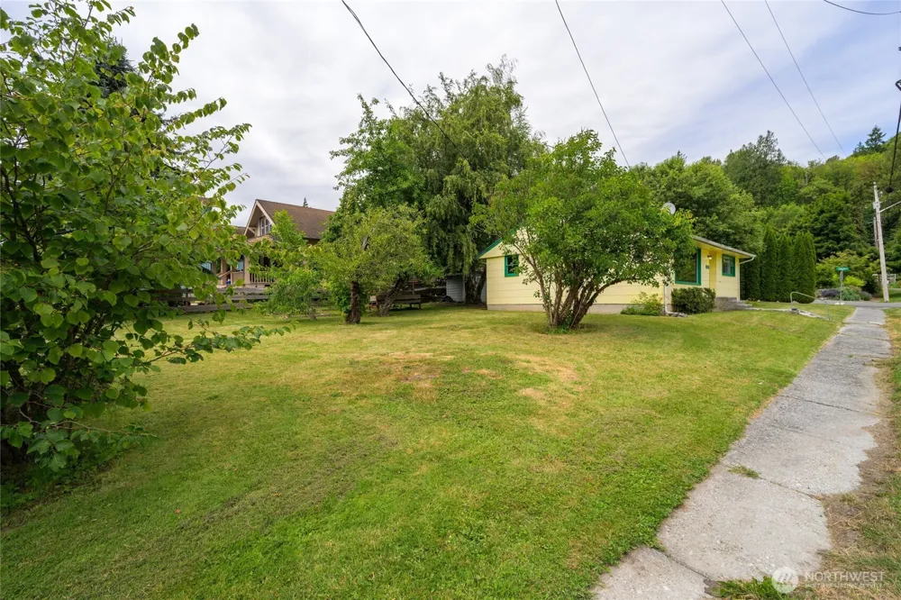 7320 E AVENUE Concrete, WA 98237