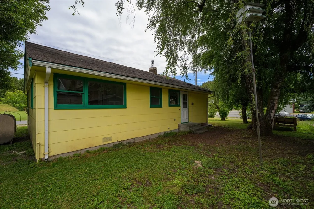 7320 E AVENUE Concrete, WA 98237