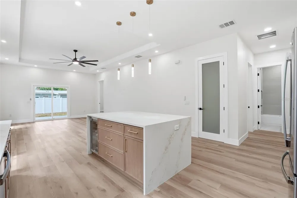 1117 15TH AVENUE NW Largo, FL 33770
