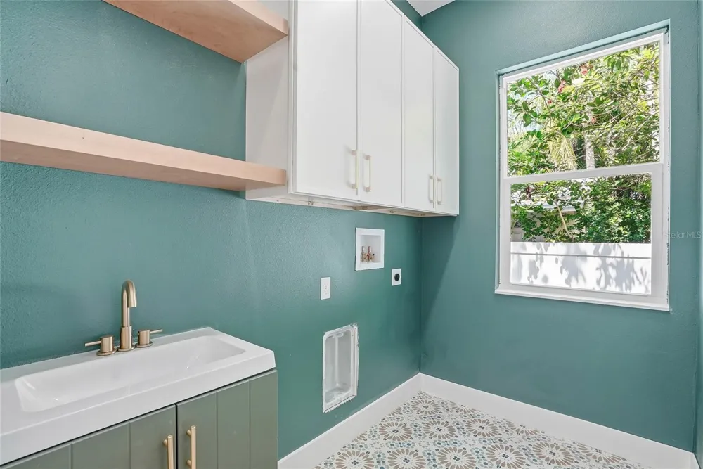 1117 15TH AVENUE NW Largo, FL 33770