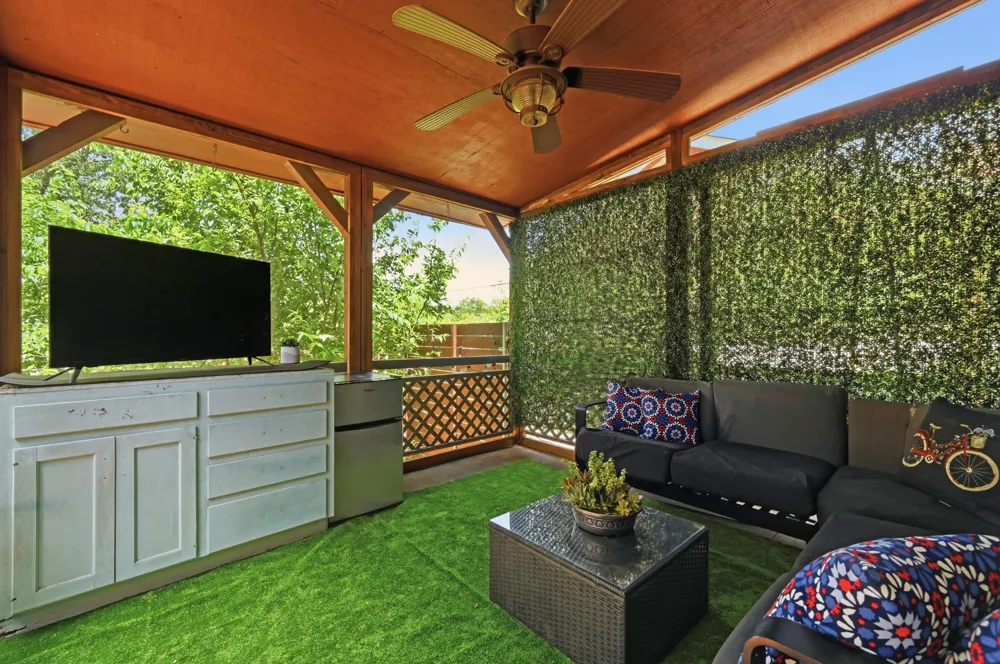 2706 Palomino Drive Austin, TX 78733