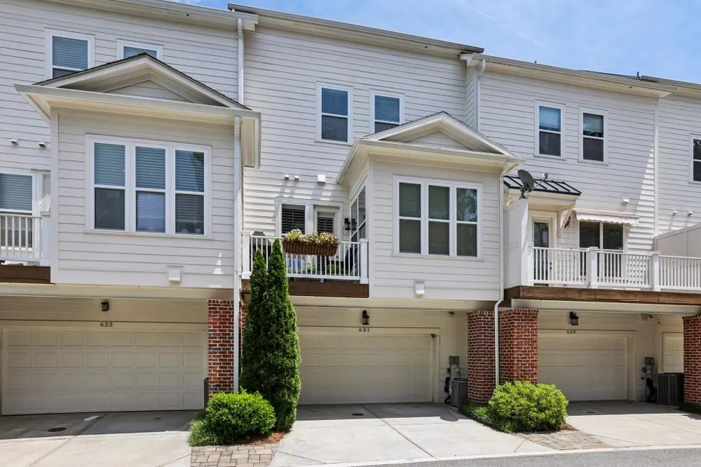 631 Brennan Drive Decatur, GA 30033