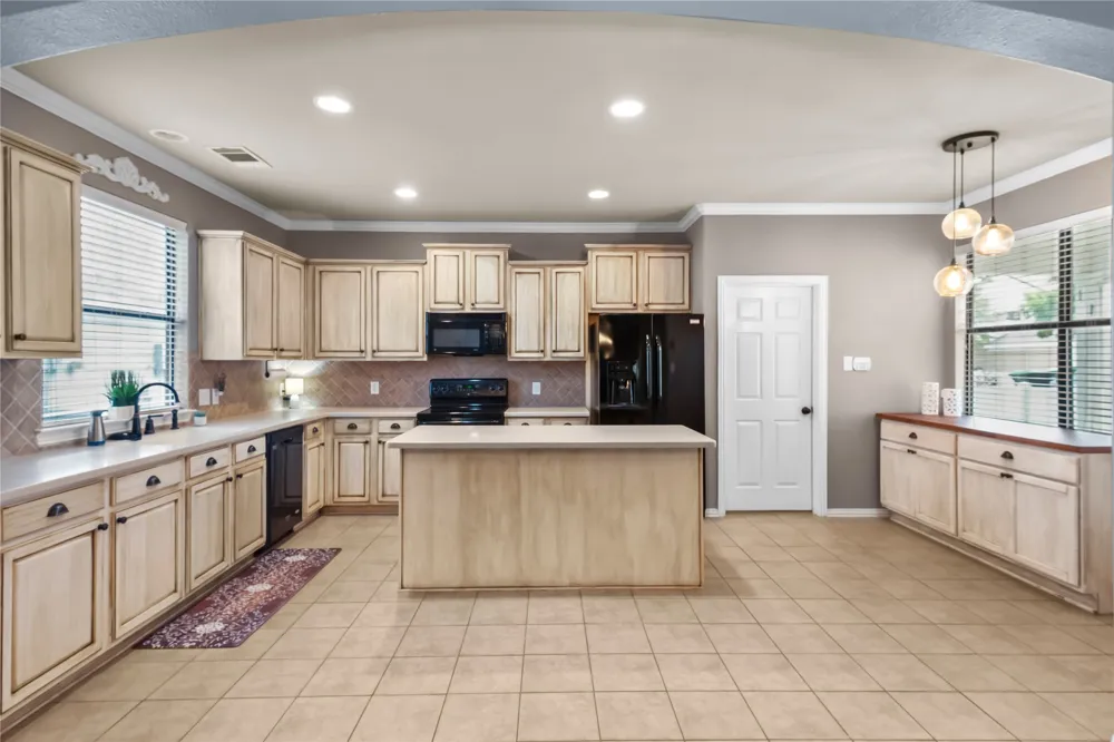 1232 Hayden Lane Savannah, TX 76227