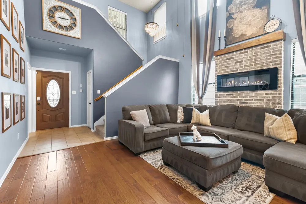 1232 Hayden Lane Savannah, TX 76227