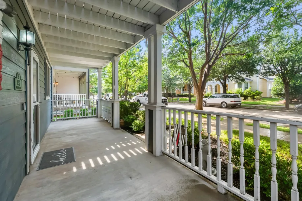 1232 Hayden Lane Savannah, TX 76227