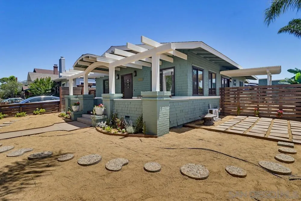 1403 FERN ST San Diego, CA 92102