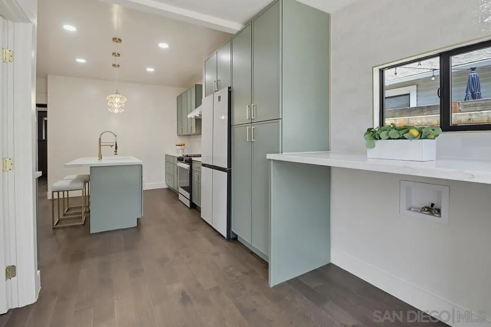 1403 FERN ST San Diego, CA 92102