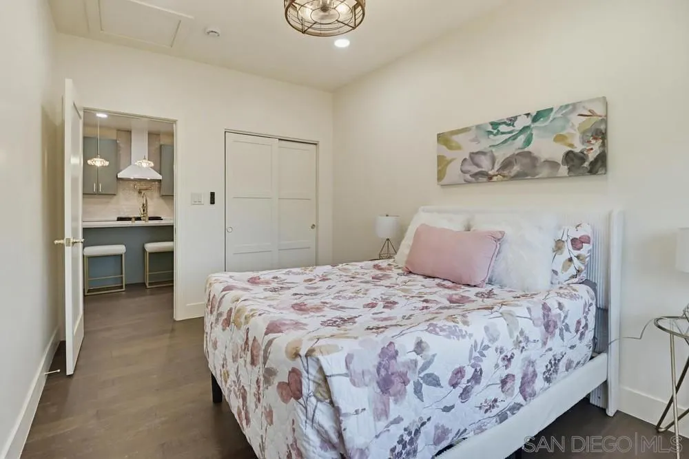 1403 FERN ST San Diego, CA 92102