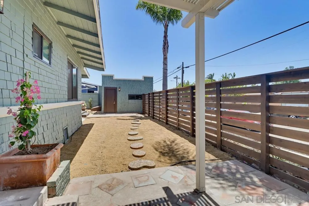 1403 FERN ST San Diego, CA 92102