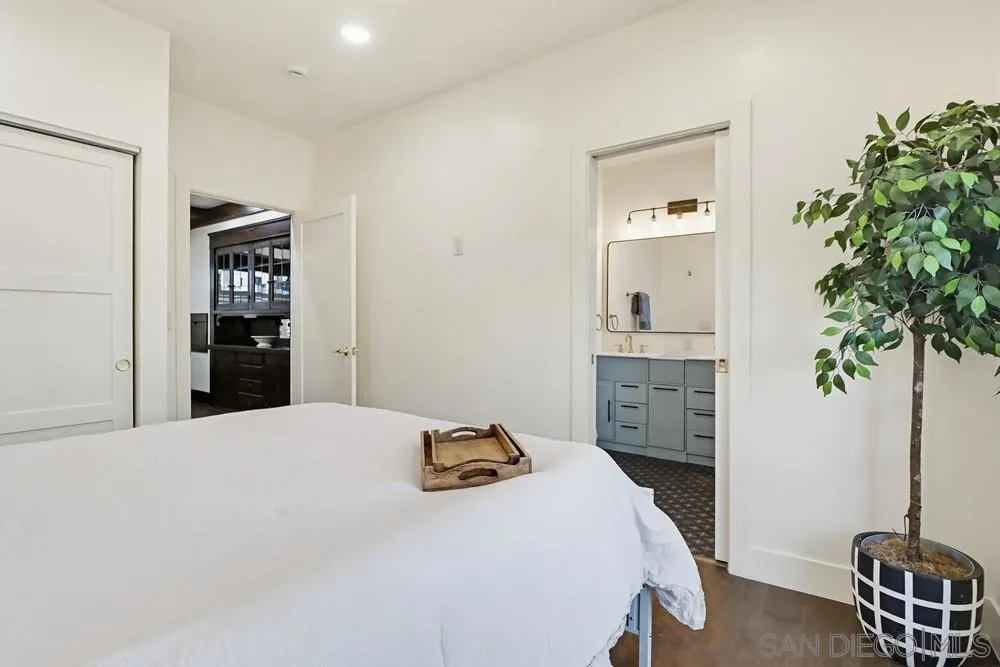 1403 FERN ST San Diego, CA 92102