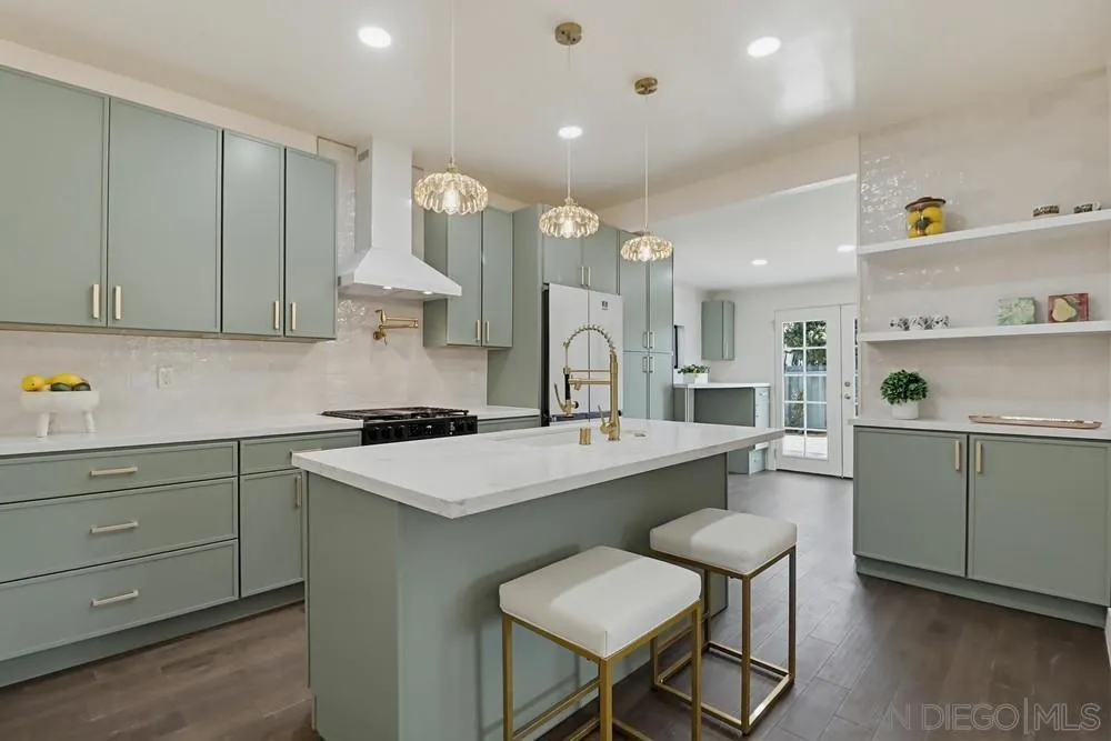1403 FERN ST San Diego, CA 92102
