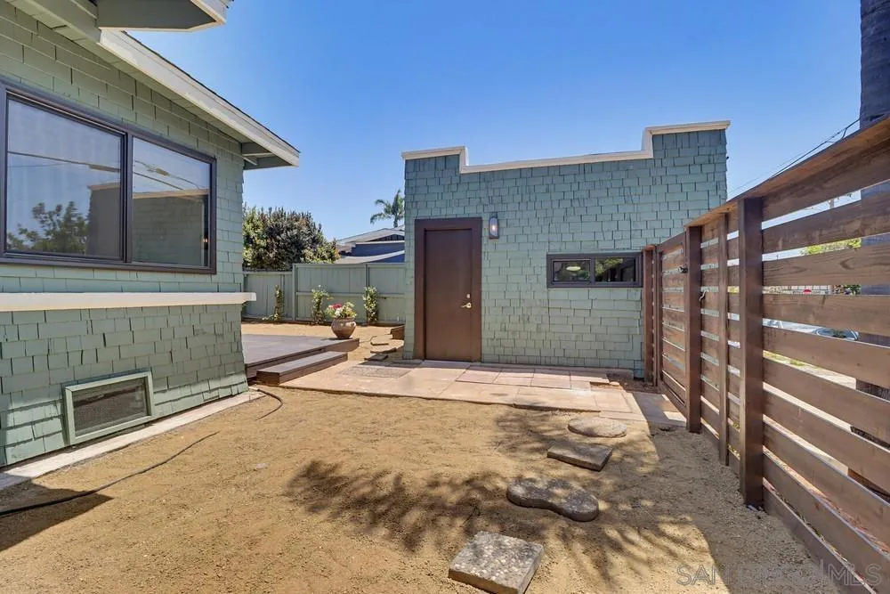 1403 FERN ST San Diego, CA 92102