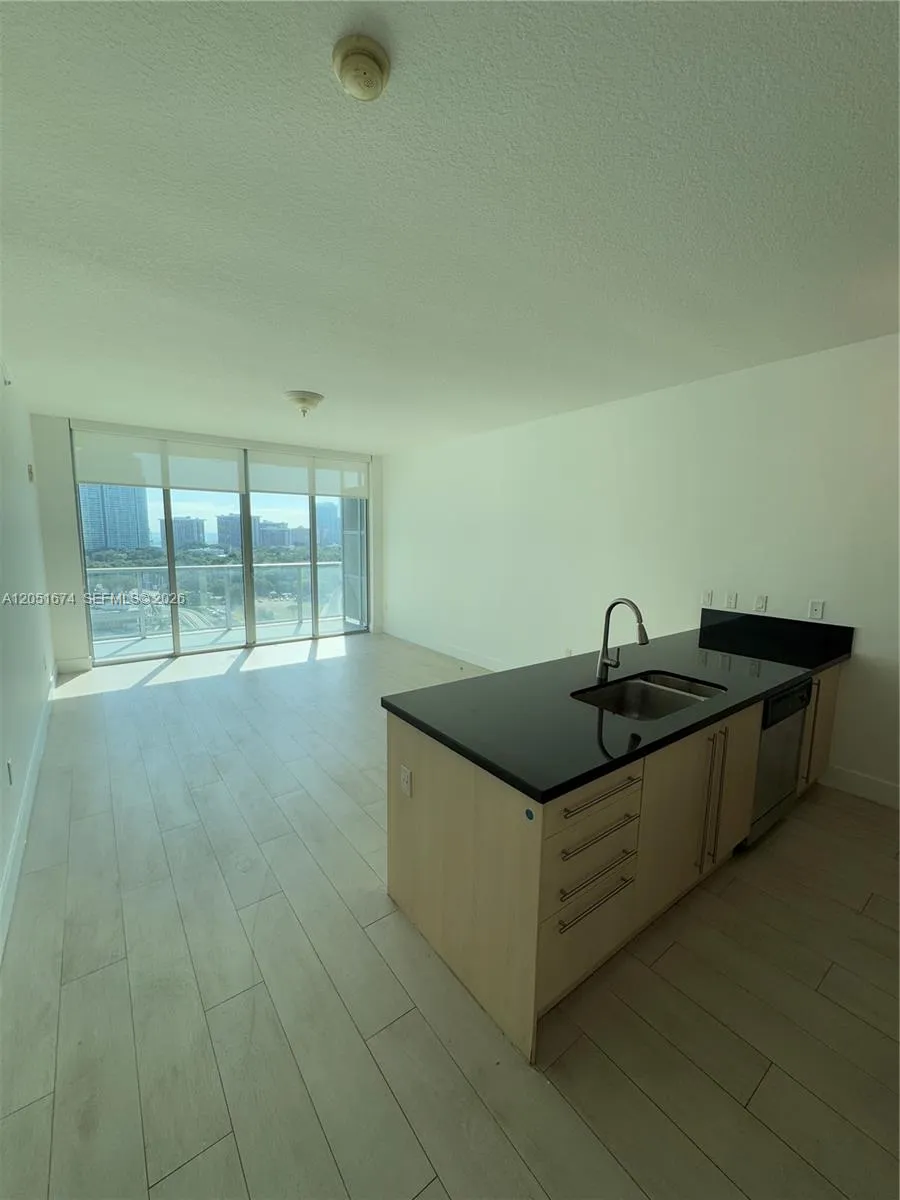 79 SW 12th St #1702-S Miami, FL 33130