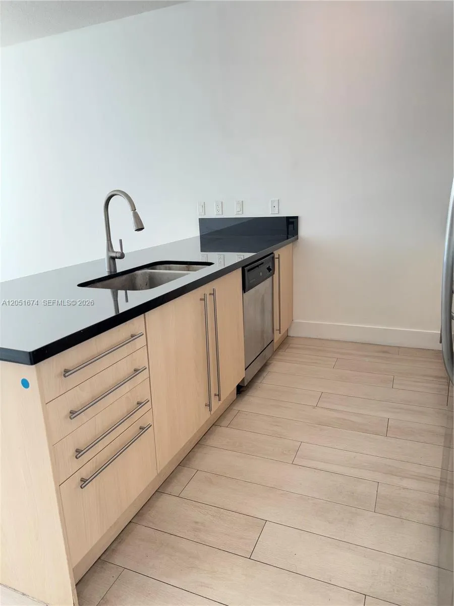 79 SW 12th St #1702-S Miami, FL 33130