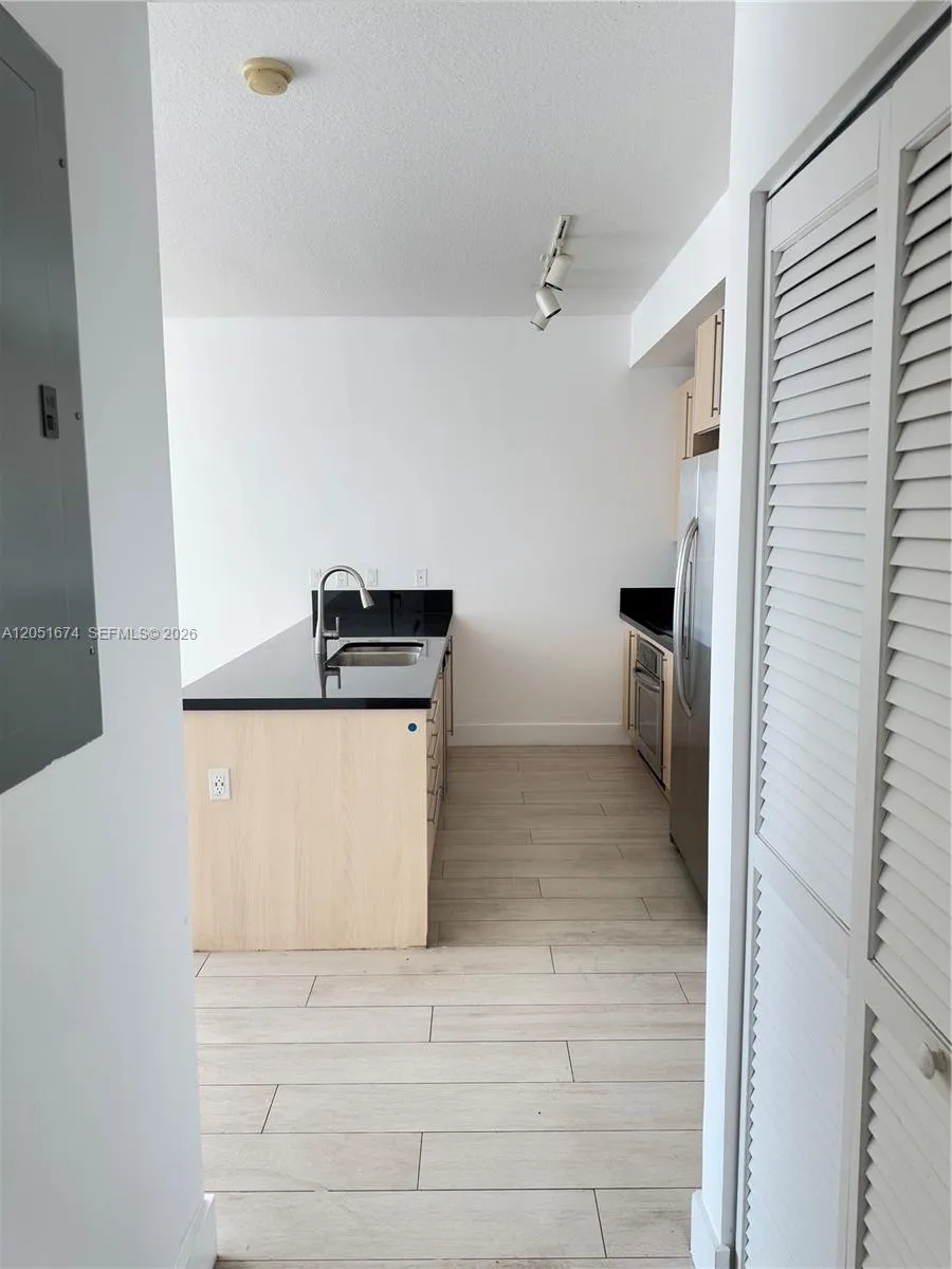 79 SW 12th St #1702-S Miami, FL 33130