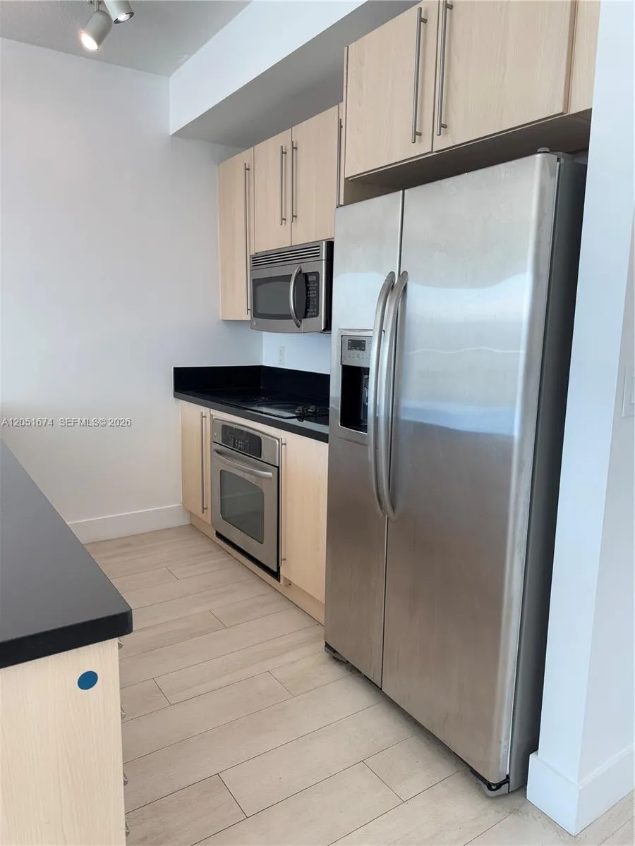 79 SW 12th St #1702-S Miami, FL 33130