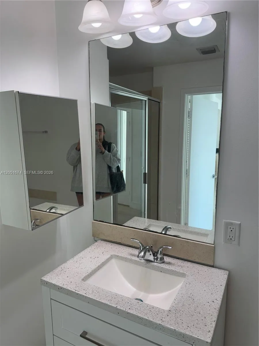 79 SW 12th St #1702-S Miami, FL 33130