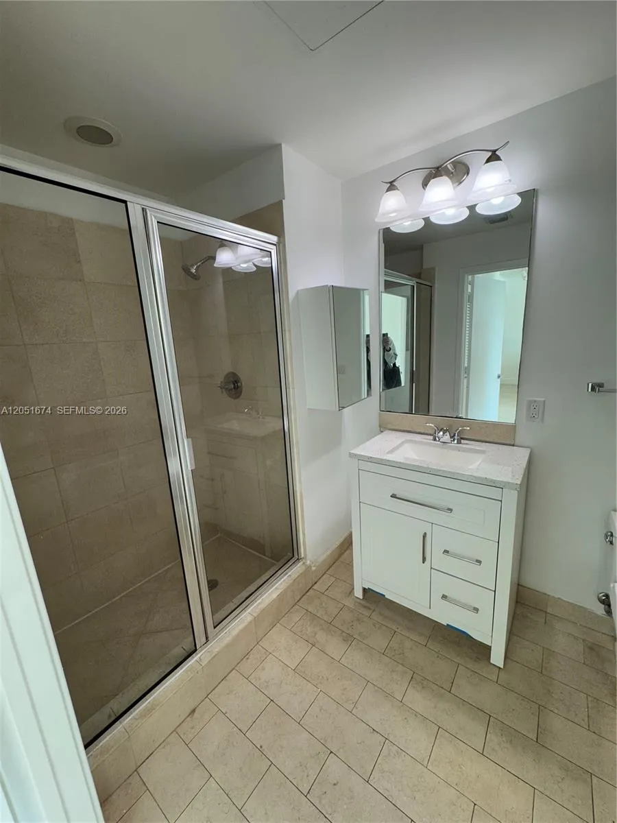 79 SW 12th St #1702-S Miami, FL 33130