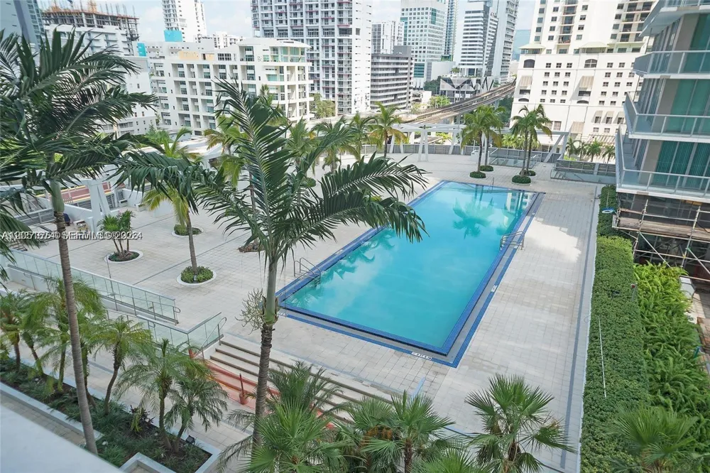 79 SW 12th St #1702-S Miami, FL 33130