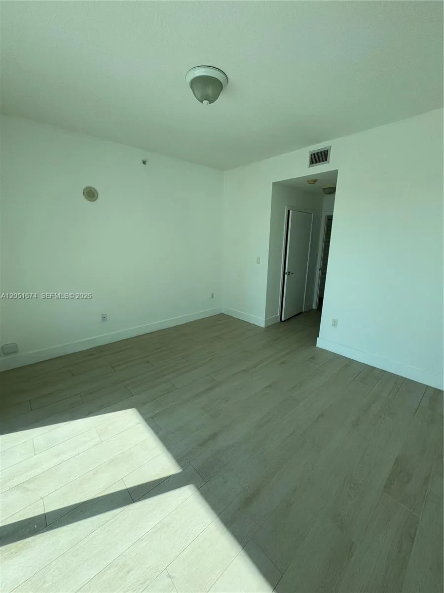 79 SW 12th St #1702-S Miami, FL 33130