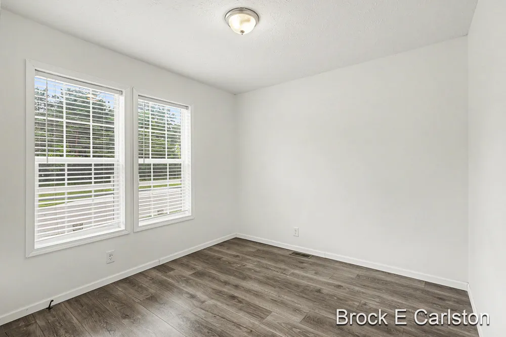 1283 E Ellis Road #7 Norton Shores City, MI 49441