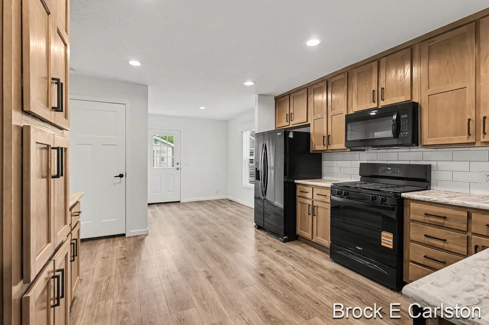 1283 E Ellis Road #28 Norton Shores City, MI 49441